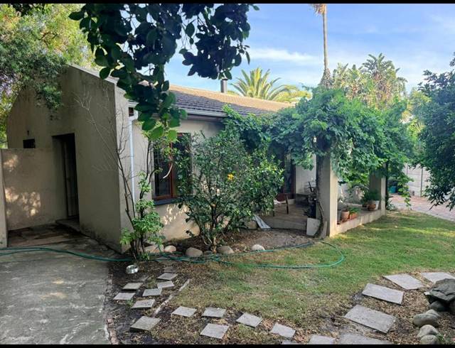 3 BEDROOM HOUSE FOR SALE IN BOSTON